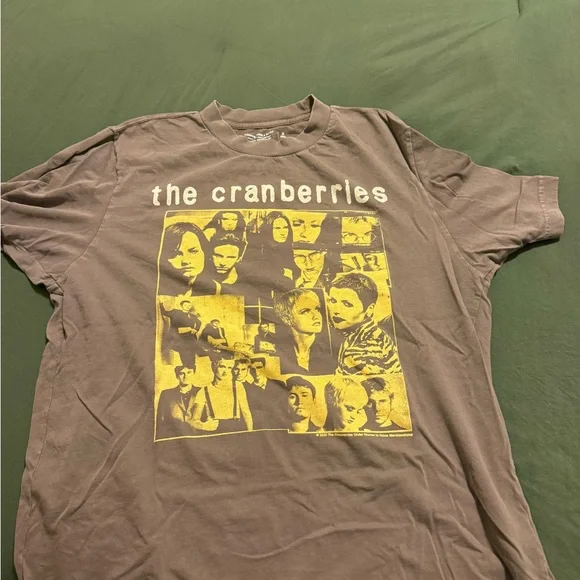 Abercrombie & Fitch Graphic Tee - Brown and Yellow - Picture 3 of 3